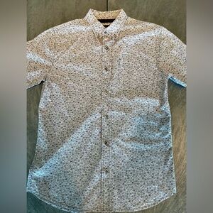 Prana Men’s Short Sleeve Medium Slim Fit %100 Cotton Shirt Light Grey Floral